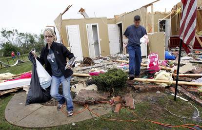 Tornado se obrušio na Texas: Četvero poginulo, 10 nestalih