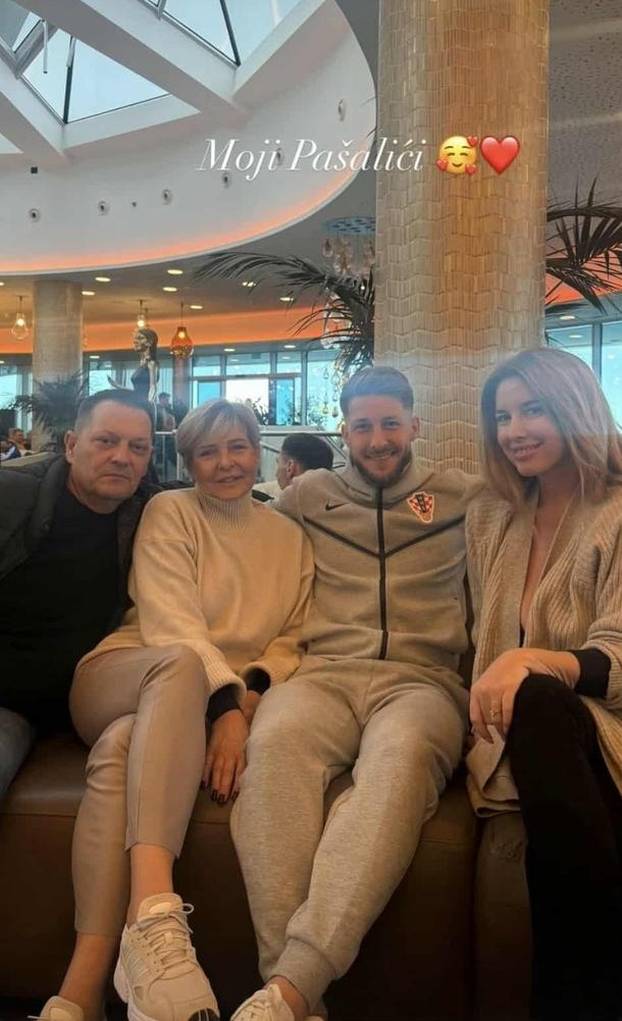FOTO 'Vatreni' i naša pjevačica nekad su bili bliski. Preko kreča i bauštele došao je i do SP-a...