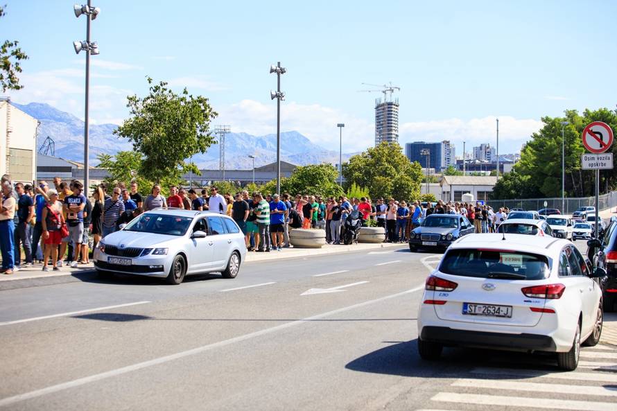 Split: PoÄela prodaja ulaznica za utakmicu Hrvatska - MaÄarska