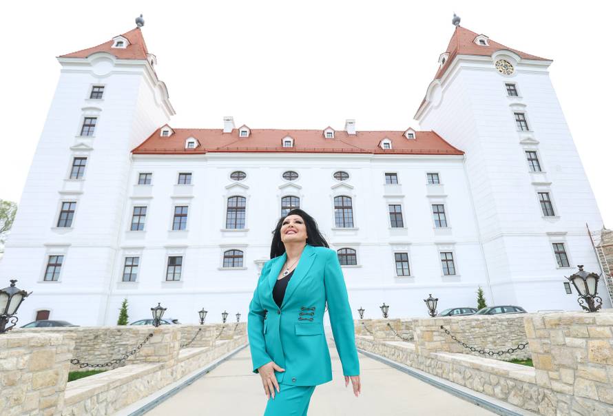 Ebenfurt: Pop folk pjevačica Dragana Mirković živi u svom dvorcu u malom austrijskom gradiću
