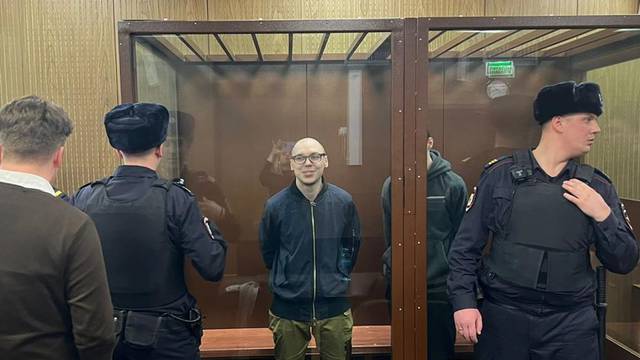 Russia: Sentence hearting for poets Shtovbe and Kamardin