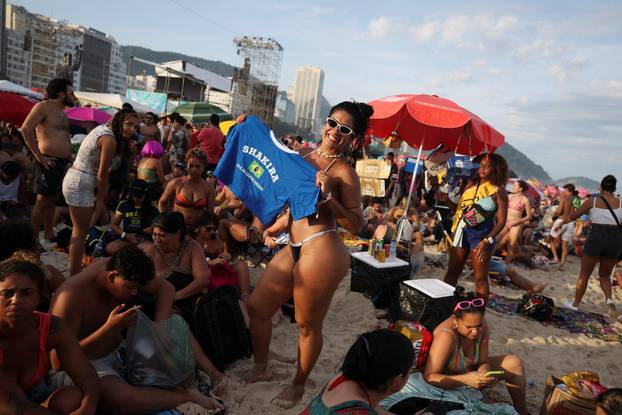 Shakira holds open concert at Copacabana beach in Rio de Janeiro