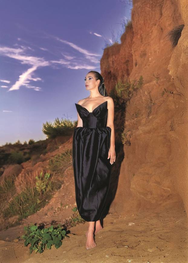 Prva je govorila o povećanju grudi, a danas Ivana Banfić uživa daleko od gradske buke