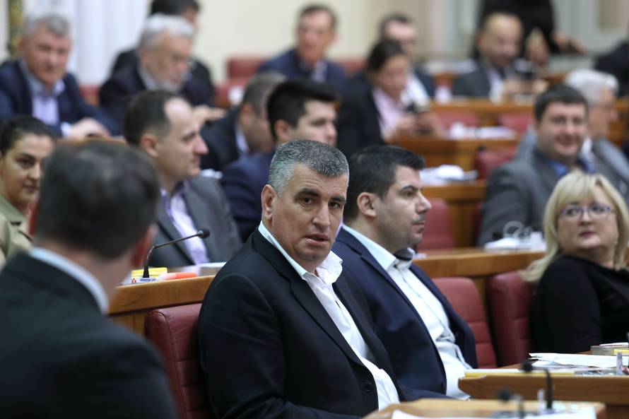 Jandroković: Ćeliću, kakvo je to ponašanje? Ovdje postoji red