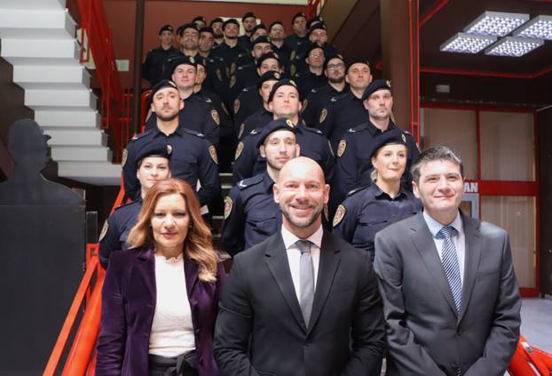 FOTO U Zagrebu prisegnulo 37 polaznika pravosudne policije