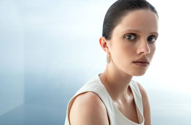 Lei Lou kolekcija: Promišljena forma i suvremena ženstvenost