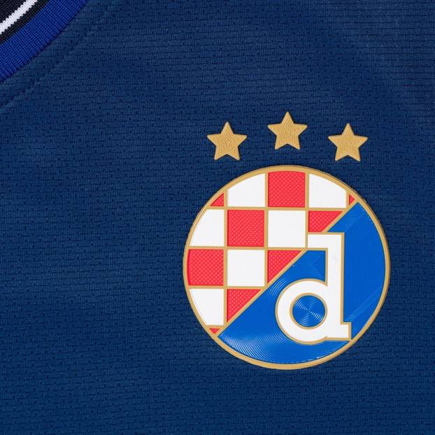 FOTO Dinamo prvi put zaigrao u četvrtom dresu! Dizajnirao ga je autor himne Bad Blue Boysa