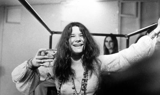 Rock ikona ljubila je muškarce i žene, ekipi je ostavila novac da naprave tulum kada umre...