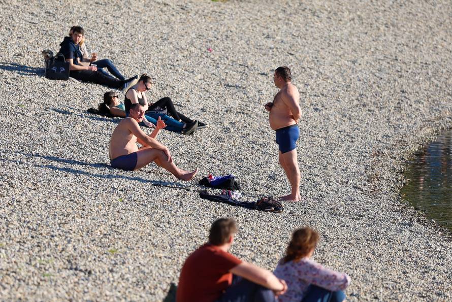 Zagreb: Na Uskrs Jarun privukao veliki broj građana