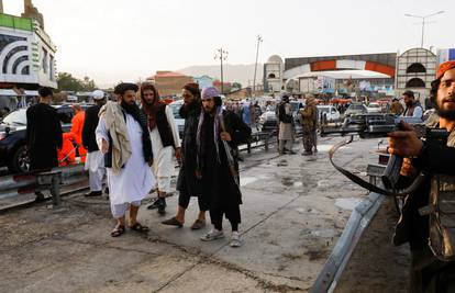 Kabul: Bombaš samoubojica raznio se pred ministarstvom i ubio 20 ljudi, više je ranjenih...