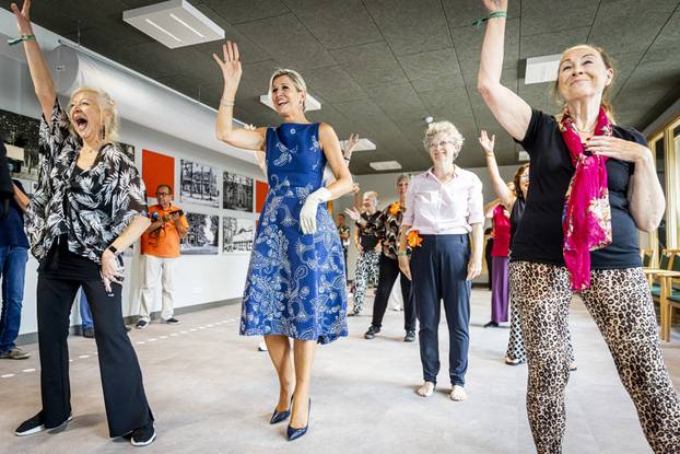 Queen Maxima opens Social Cultural Center de Basis