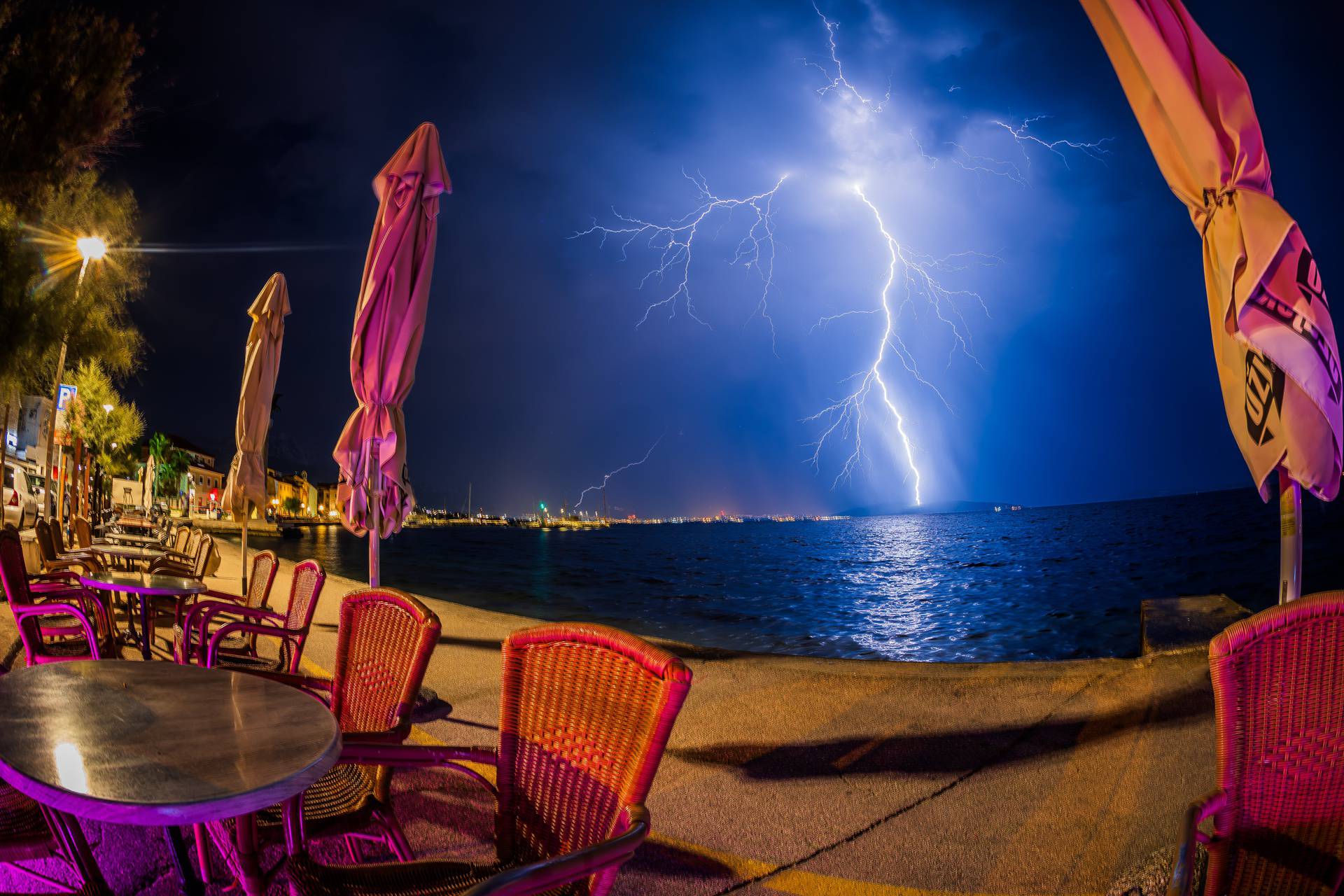 Kastel Stari - Olujno nevrijeme tjekom noći zahvatilo je šire Splitsko područje. 