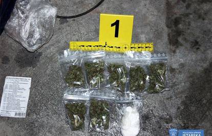 Policija ih zaustavila i našla kod njih marihuanu i amfetamine