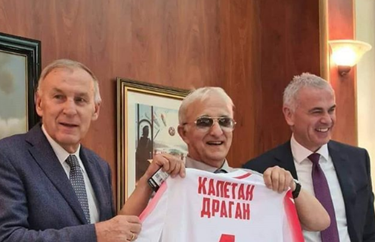 Kapetan Dragan dobio počasni dres Crvene zvezde s brojem 1