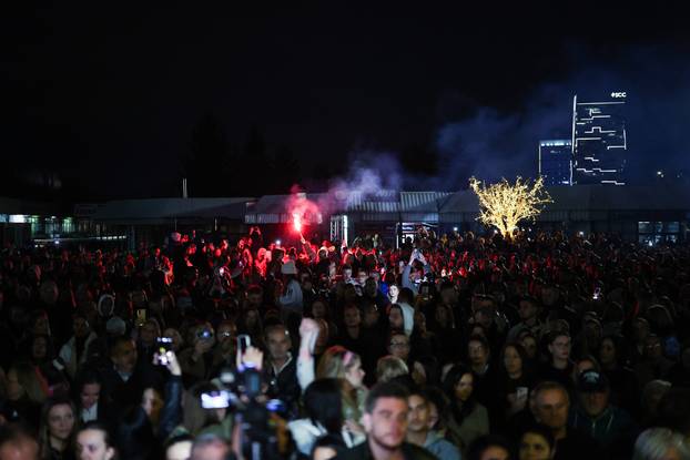 Suze i pjesma u Sarajevu u čast Halidu Bešliću