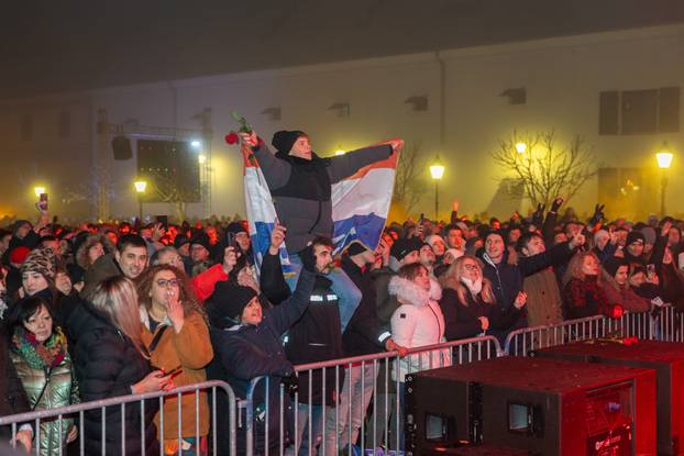 Osijek: Doček Nove Godine uz koncert Prljavog kazališta
