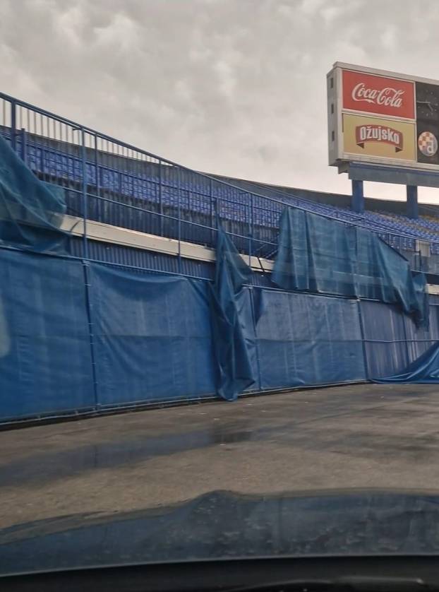 Galerija maksimirskog kaosa! Razbijeni prozori, prevrnuti WC, pokidani panoi, voda u tunelu...