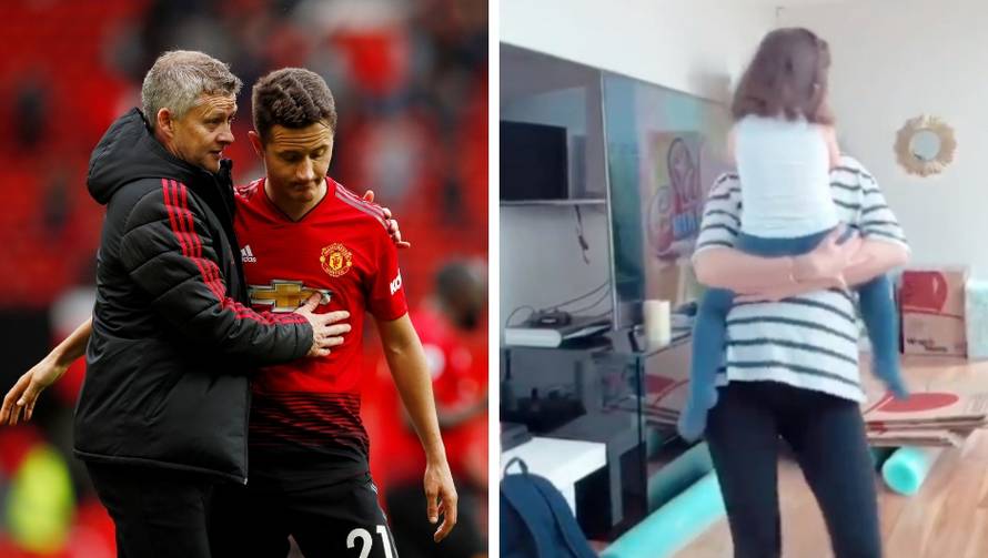 Jedan detalj na slici otkrio da veznjak napušta Manchester...