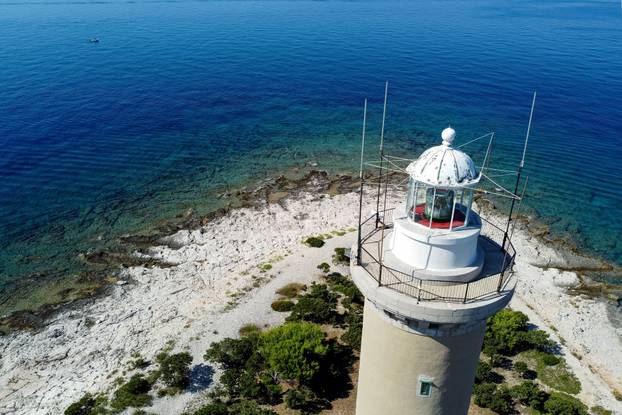 Svjetionik Veli Rat najviši je svjetionik na Jadranu, a uz njega se veže neobična legenda