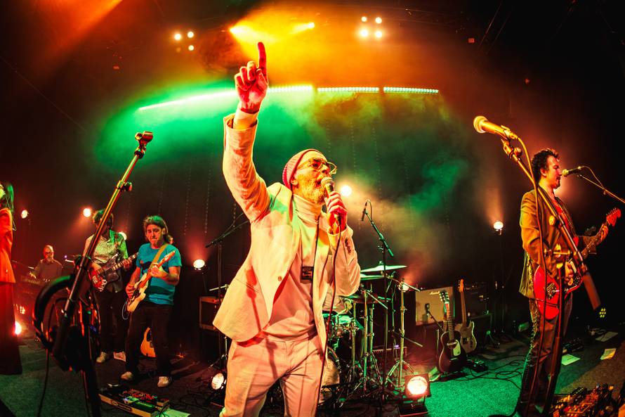 Mayalesi oduševili  fanove na svom koncertu u Petom Kupeu