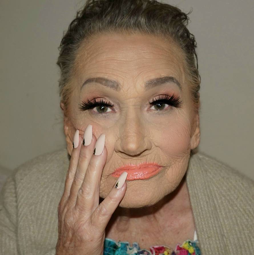 Livia (80) u samo 45 minuta postaje seksi baka Glam-Ma