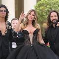 FOTO Kakav dekolte je pokazala Heidi Klum (52)! Prije par dana se sun&ccaron;ala u toplesu na balkonu