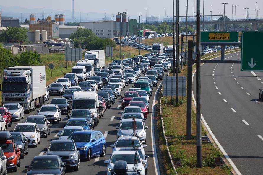Zagreb: Velika gužva na naplatnoj postaji Lučko 