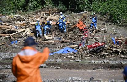 Šestero mrtvih u poplavama u Japanu, 10 ljudi nestalo: Nema struje, ceste blokirane...