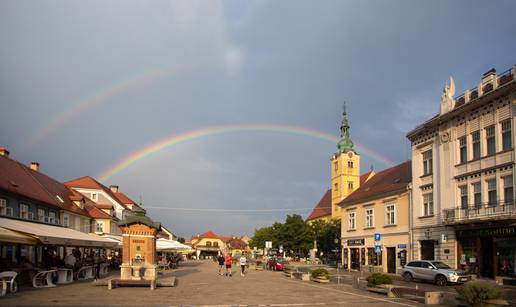 Prizor nakon kratkog pljuska: Samobor ovjenčala dupla duga