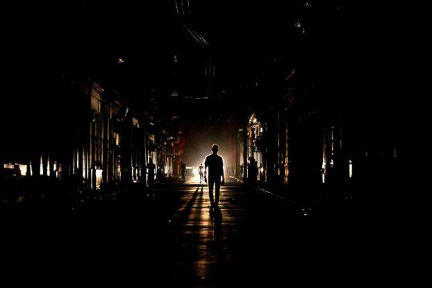Cuba hit by total blackout
