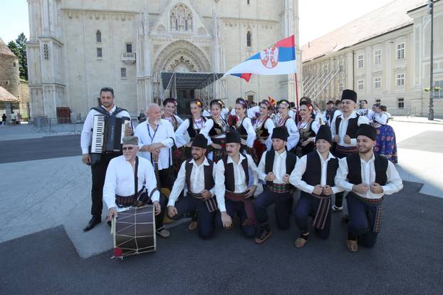 Sudionici Međunarodne smotre folklora zabavljali se na zagrebačkim ulicama