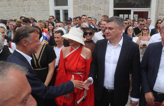 Sinj: Visoki drzavni uzvanici na prijemu u alkarskim dvorima povodom 310. Sinjske alke