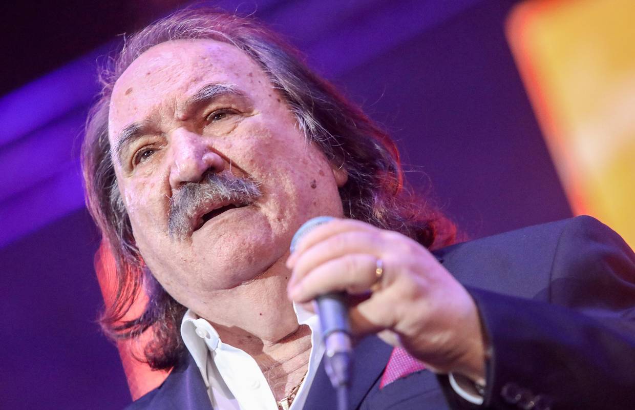 Mišo Kovač je u bolnici i spava; Ravnatelj: Uglavnom je stabilno