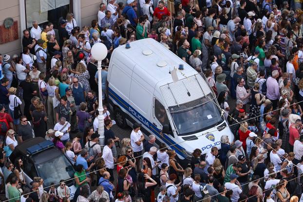 Tisuće prosvjednika preplavile središte Zagreba zbog otpada u Lici