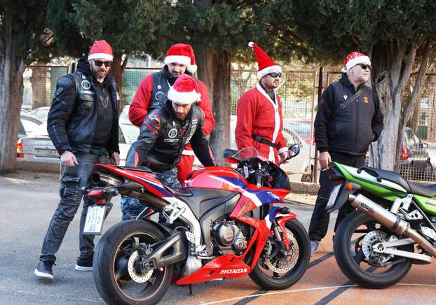 Šibenik:  Motomrazovi tradicionalno u predboži?no vrijeme darivali Centar za odgoj i obrazovanje Šubi?evac