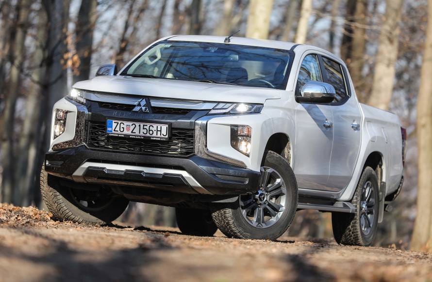 Mitsubishijev terenski radnik može biti i šminker na cesti