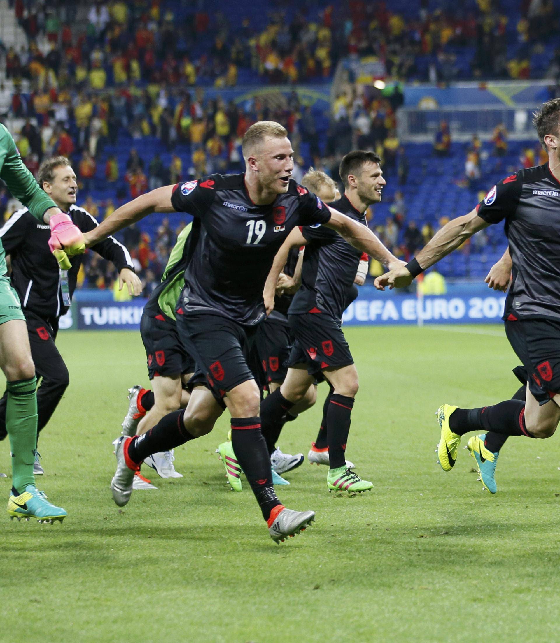 Romania v Albania - EURO 2016 - Group A