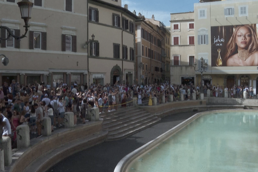 Fontana di Trevi, razmatranju ograničenje pristupa turistima