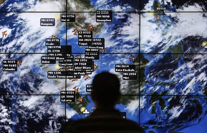 Potragu za nestalim avionom pomaknuli za 1100 kilometara