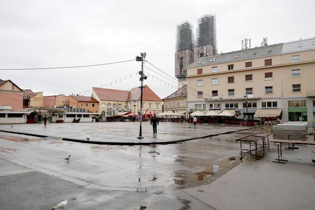 Zagreb: Dolac je jutros pust, prodaja je premještena na Europski trg