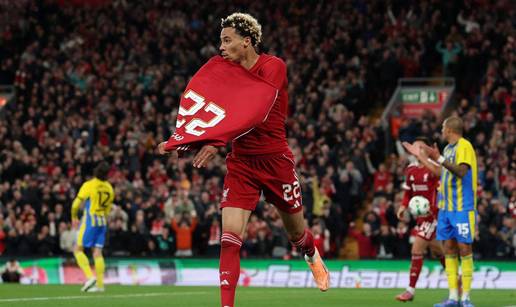 Pa ti skidaj dres! Liverpool žestoko kaznio igrača zbog nevjerojatne gluposti...