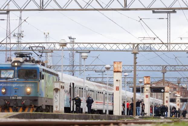 Rijeka: Polazak Bijelog vlaka s Armadom na derbi u Zagreb