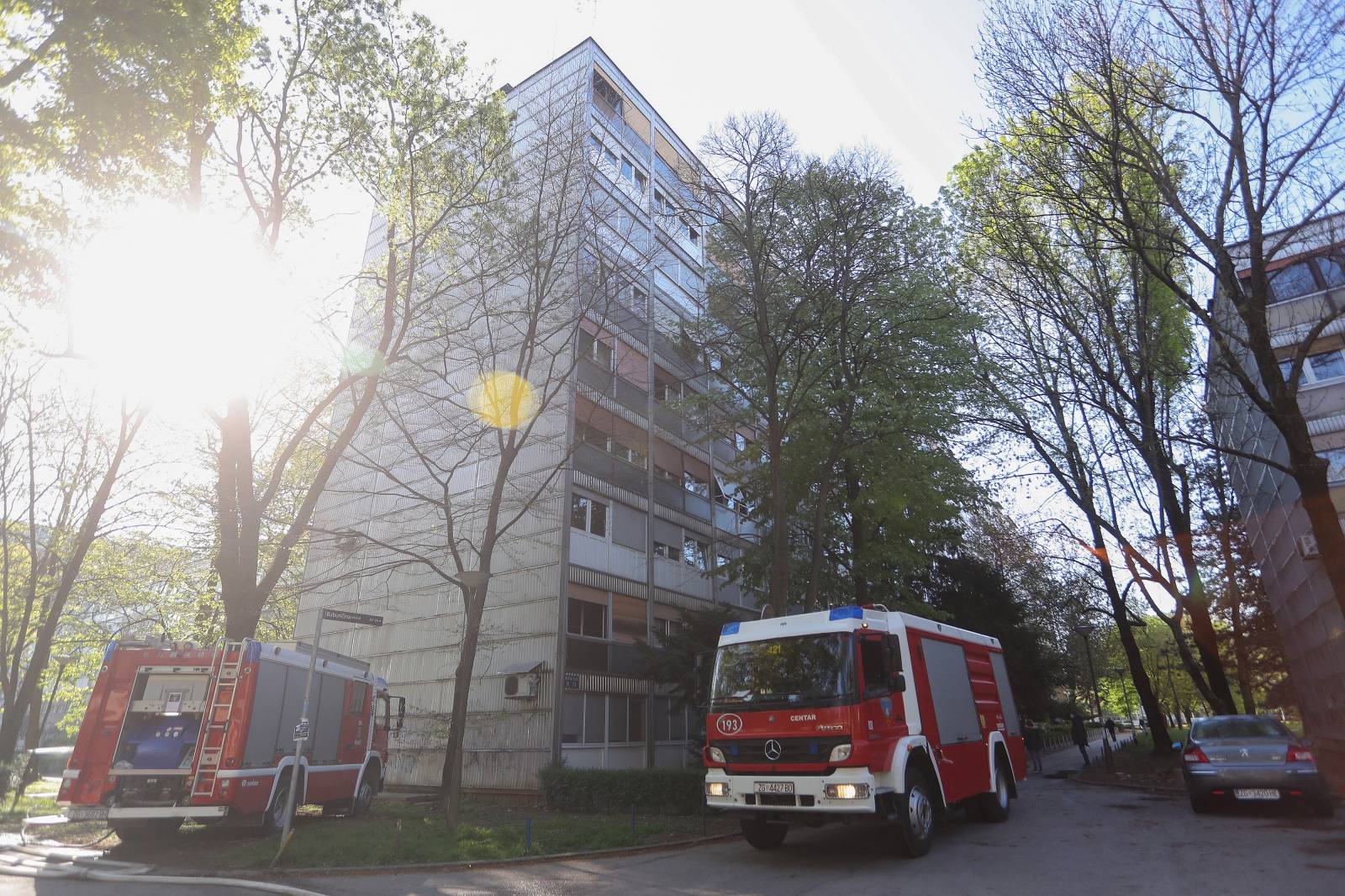 Zagreb: Rano jutros buknuo je požar u stanu u Zapruđu