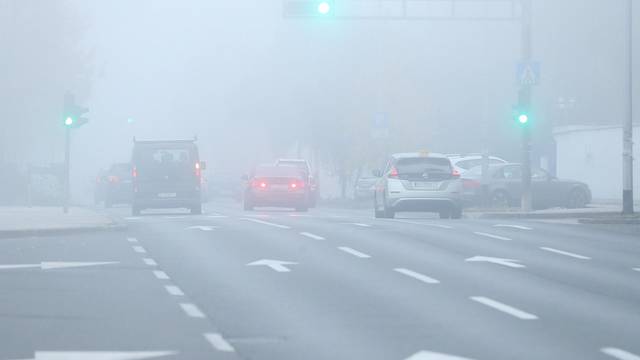 Maglovito jesensko jutro u Zagrebu