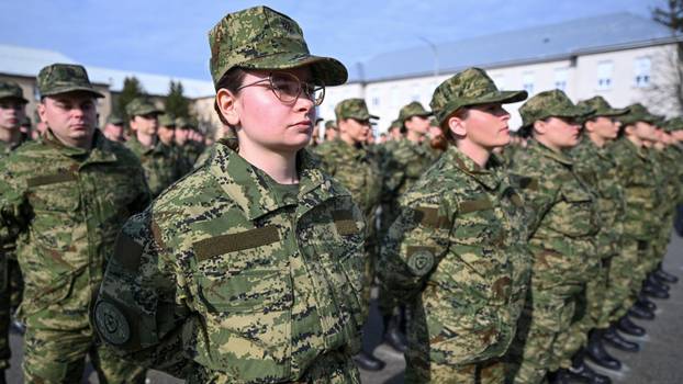 FOTO Milanović: 'O angažmanu vojske izvan domovine uvijek ćemo jako dobro razmisliti'