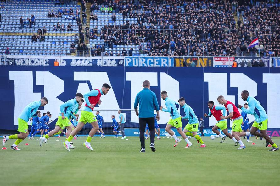 Zagreb: Zagrijavanje igrača prije početka utakmice Dinamo - Lokomotiva