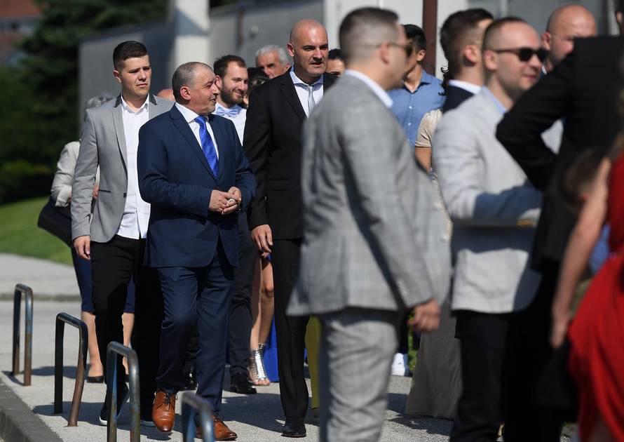 Vjenčanje boksača Filipa Hrgovića i Marinele Čaja u župi Svih svetih u Sesvetama
