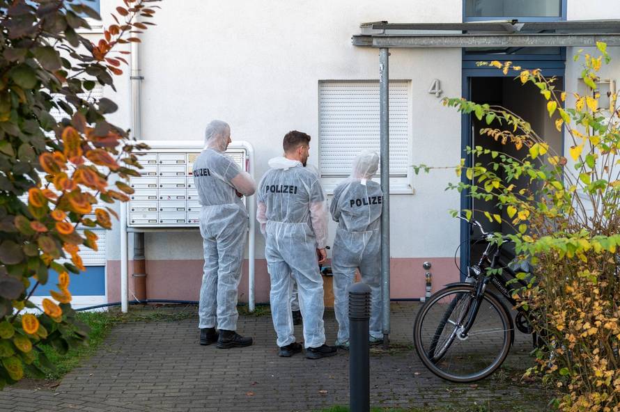 Leipzig - 13-Jährige tötet ihre eigene Schwester (7)! Kripo ermittelt nach familären Tötungsdelikt 25.10.2024 gegen 19.1