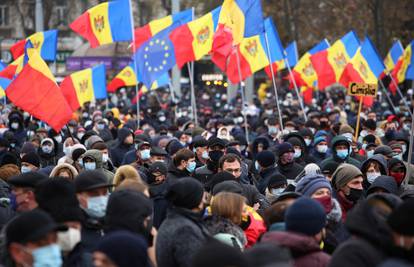 Tisuće prosvjednika u Moldaviji: 'Dolje lopovi, dolje korupcija'
