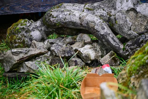 Zagreb: Skladište oštećenih tornjeva i drugih dijelova zgrada iz centra koje su stradale u potresu